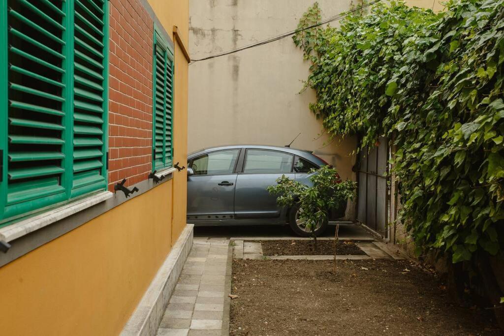 Rare Durres Apartment With Private Parking & Garden Exterior photo