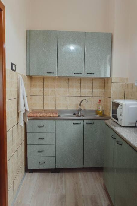 Rare Durres Apartment With Private Parking & Garden Exterior photo