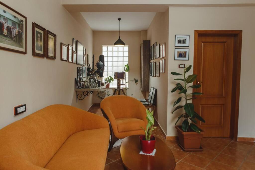 Rare Durres Apartment With Private Parking & Garden Exterior photo